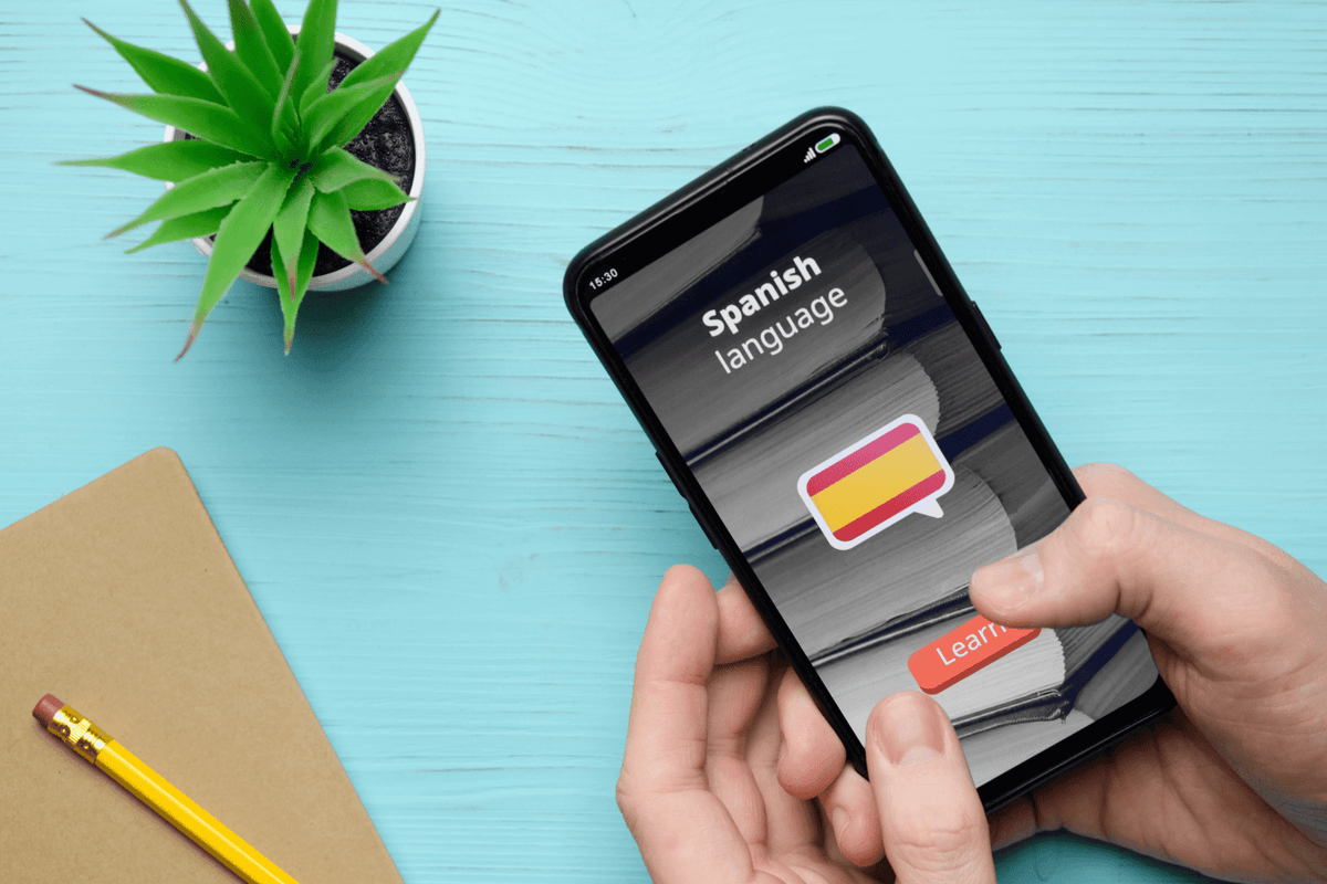 qual espanhol aprender